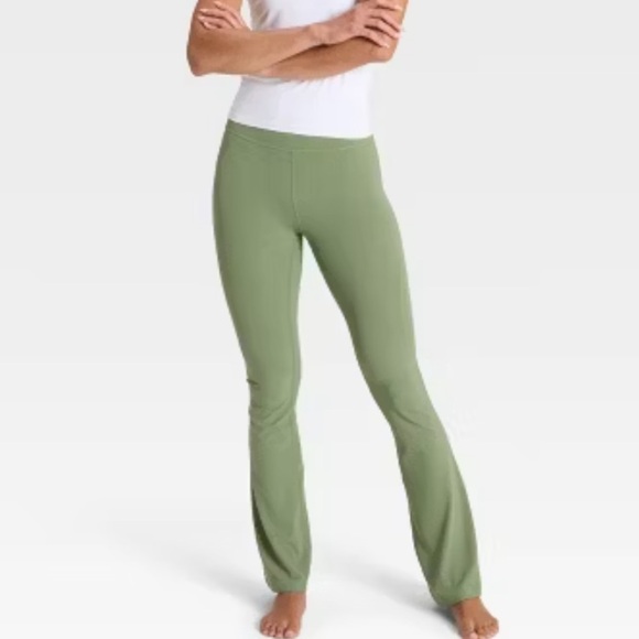 All In motion safe Green High-Waisted straight leg Yoga Pants/ legging - Picture 3 of 7